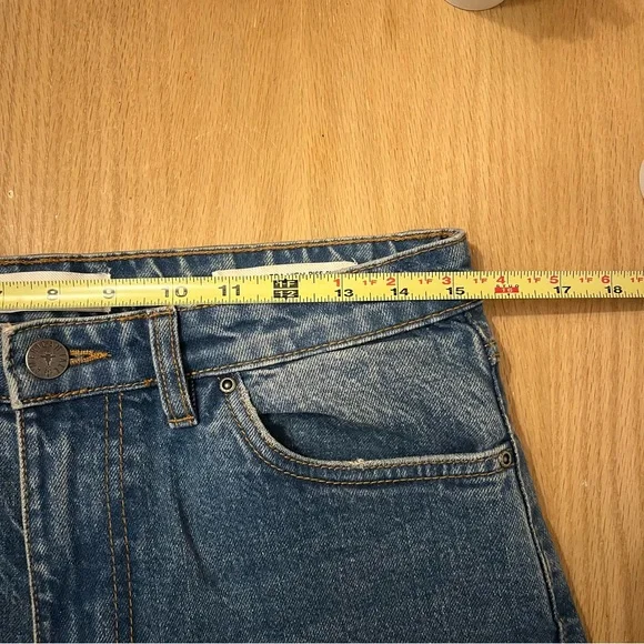 American Tall Women’s Lola Ultra High Rise Slim Jeans in a medium wash - Picture 5 of 9